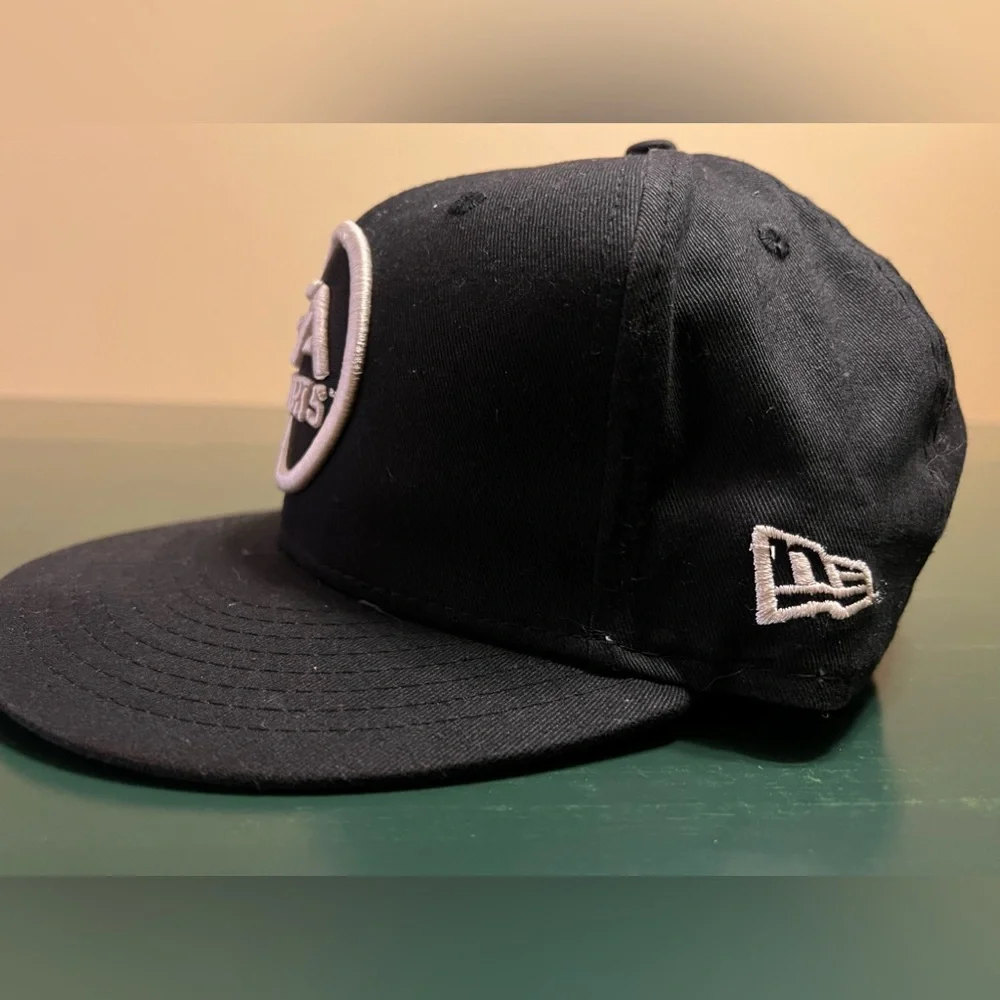Men’s EA Sports New Era SnapBack hat - Picture 2 of 9
